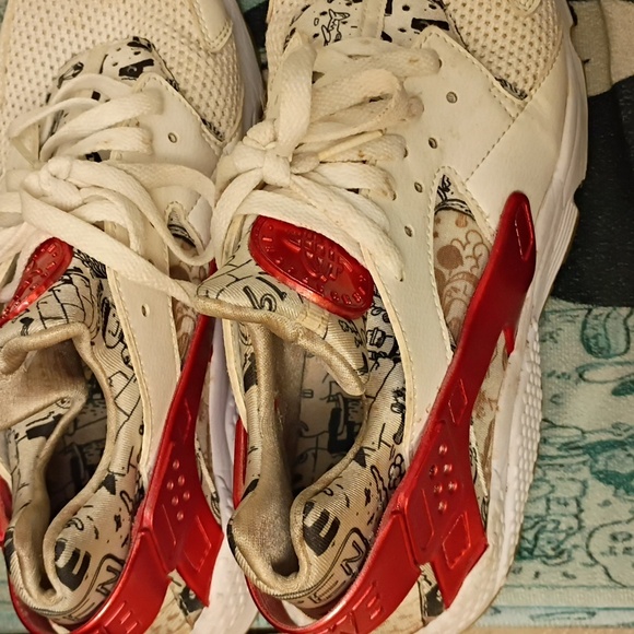 Nike Air Hurache - Picture 2 of 8